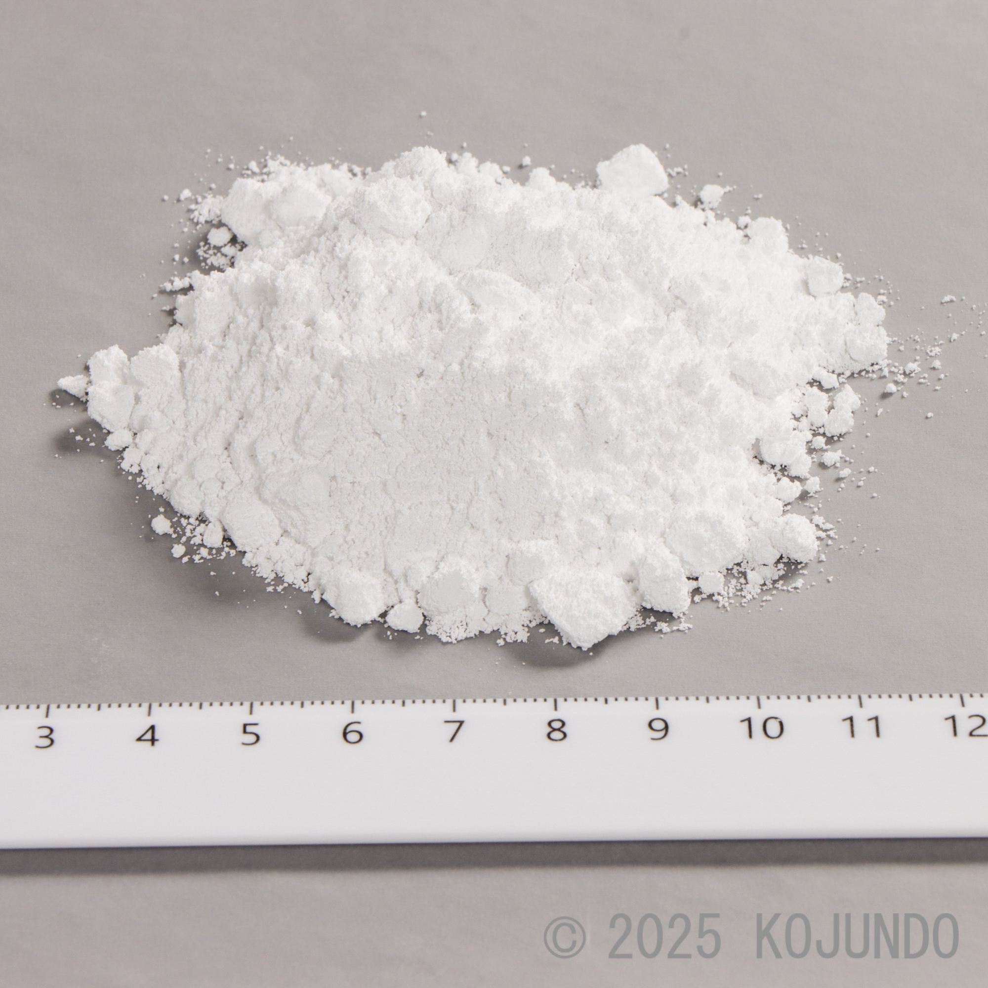 approx. SrTa2O6 タンタル酸ストロンチウム